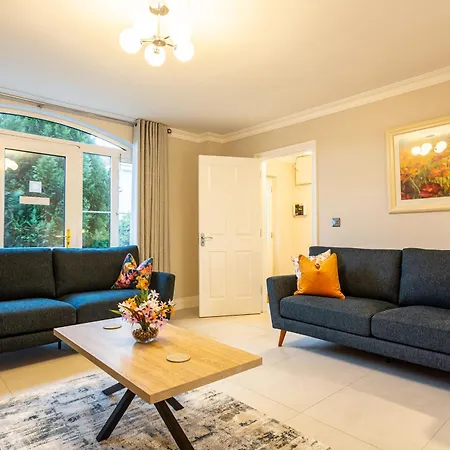 No 20 Village * Killarney